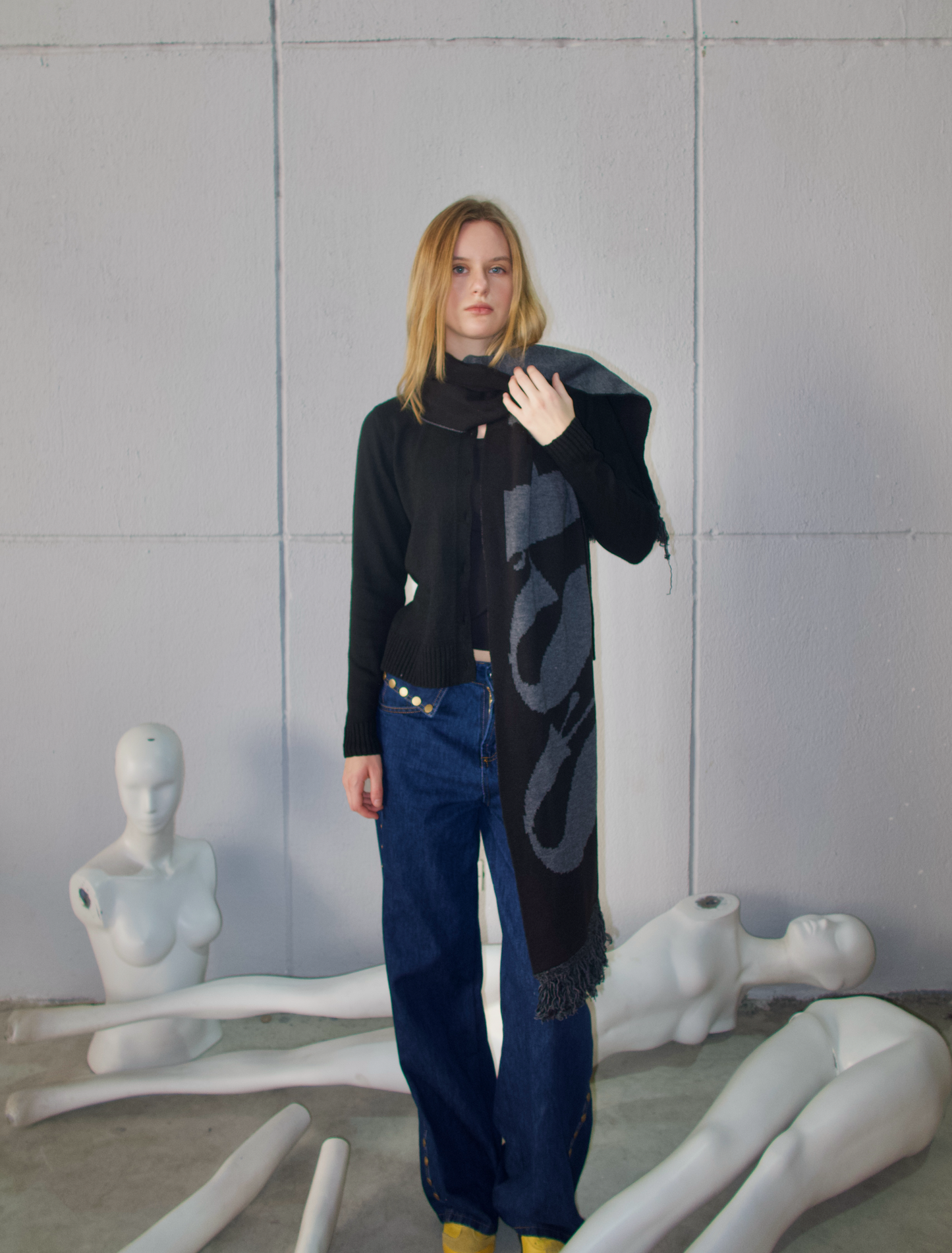 SASS Scarf grey x black