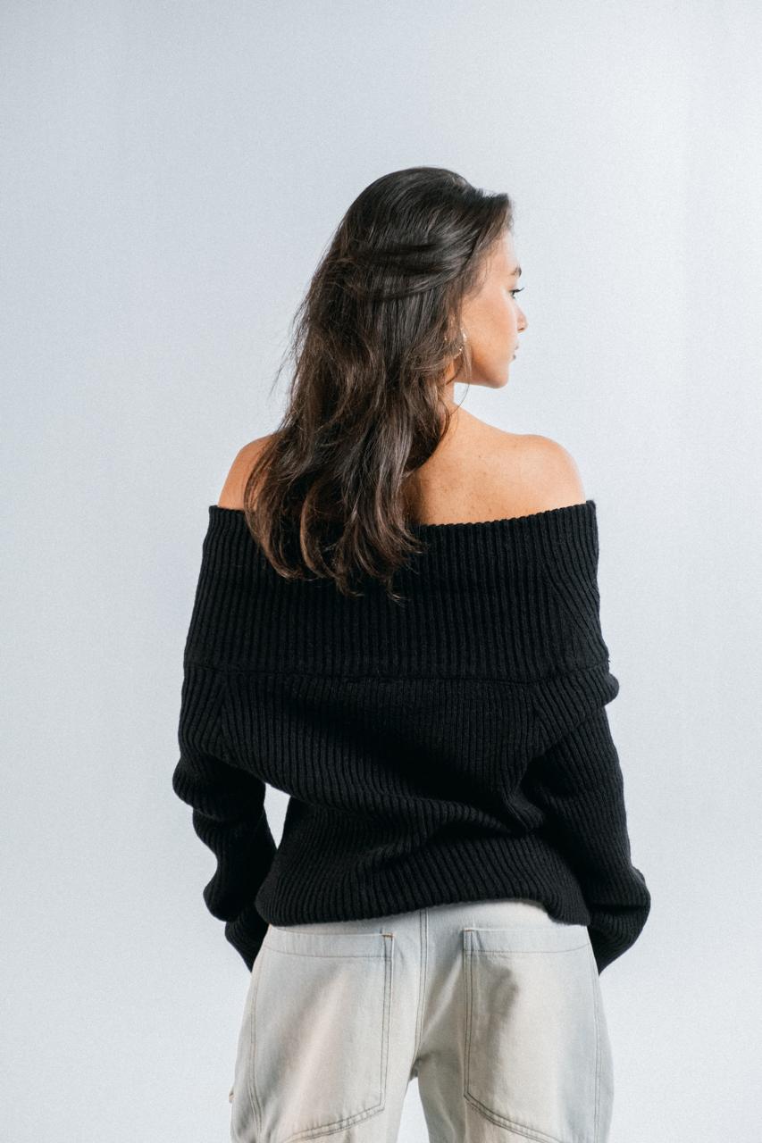 Off shoulder Pullover