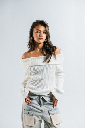 Off shoulder pullover