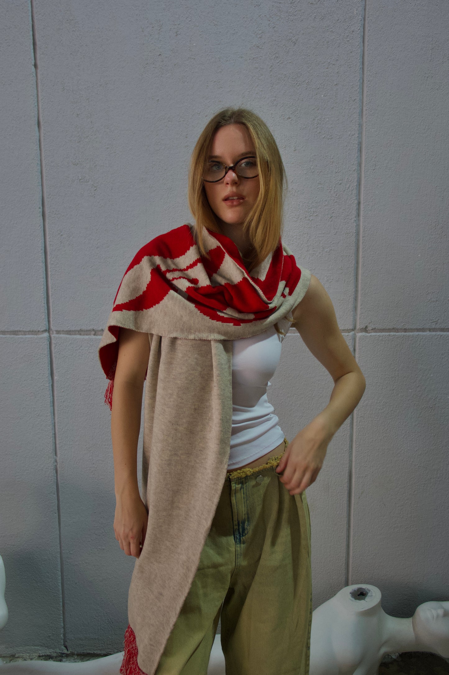 SASS Scarf beige x red