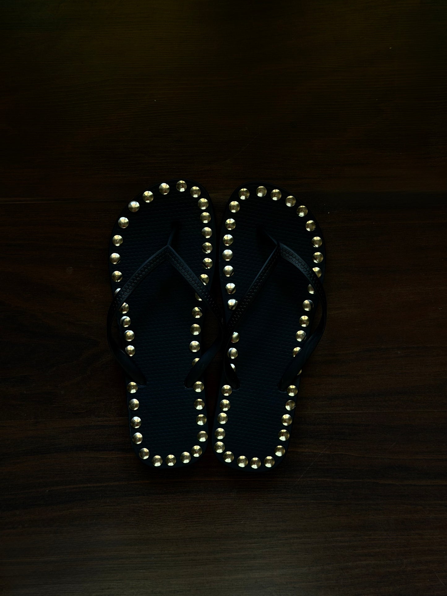 Stud Flop