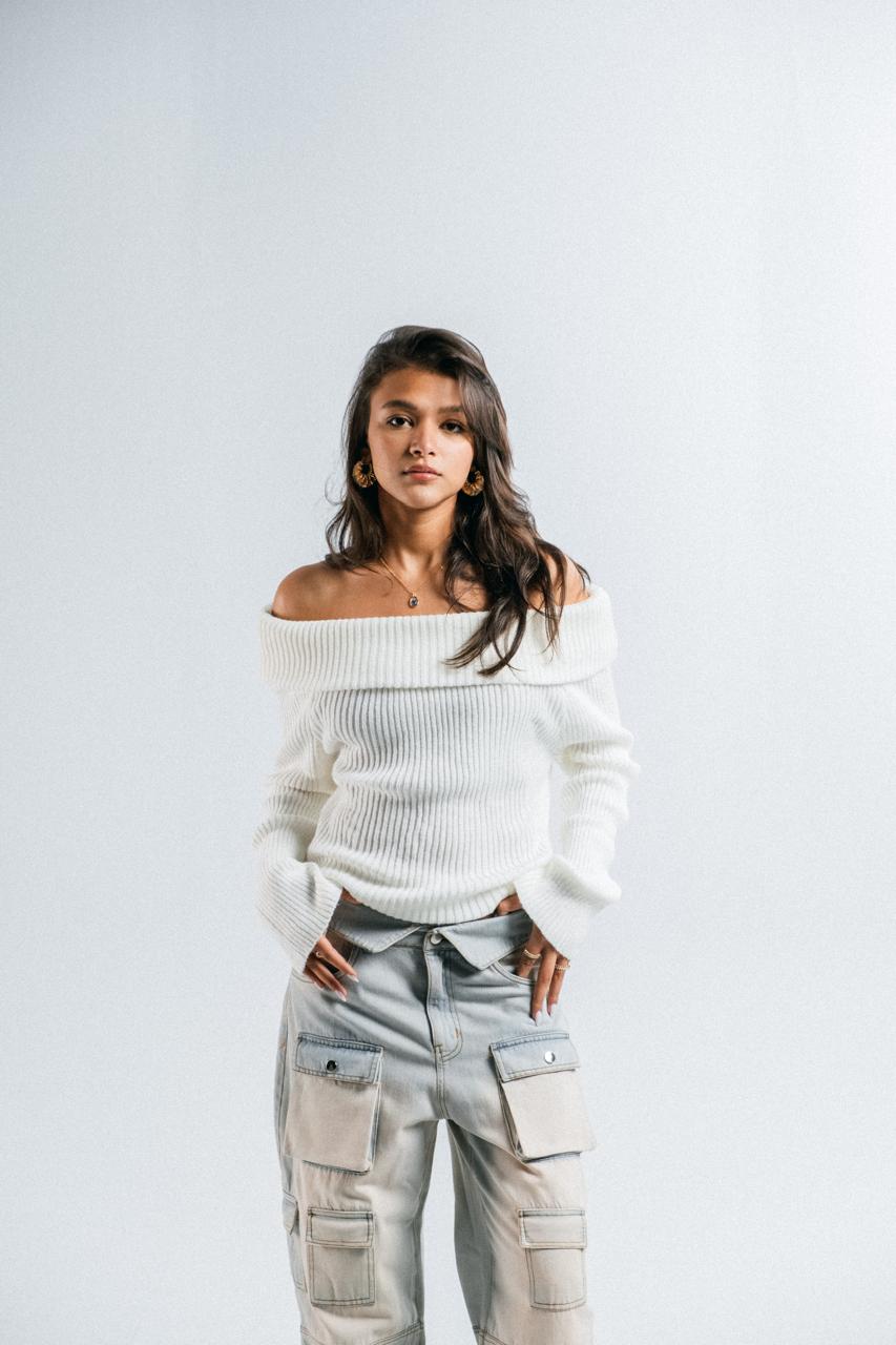 Off shoulder Pullover